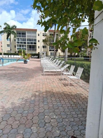 2861 Somerset Drive 317, Lauderdale Lakes, FL 33311