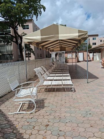 2861 Somerset Drive 317, Lauderdale Lakes, FL 33311