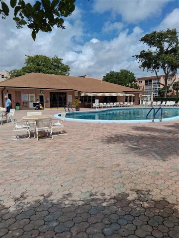 2861 Somerset Drive 317, Lauderdale Lakes, FL 33311