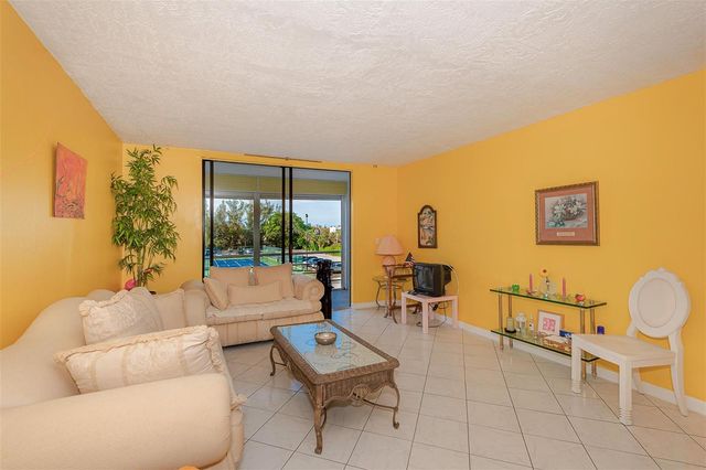 2861 Somerset Drive 317, Lauderdale Lakes, FL 33311