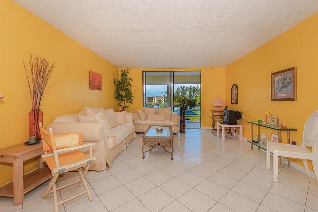 2861 Somerset Drive 317, Lauderdale Lakes, FL 33311