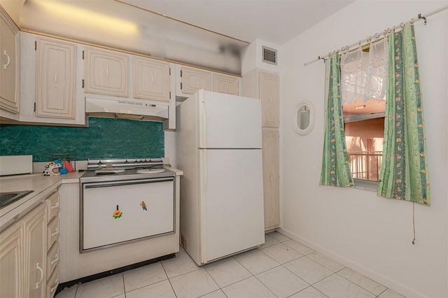 2861 Somerset Drive 317, Lauderdale Lakes, FL 33311