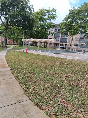2861 Somerset Drive 317, Lauderdale Lakes, FL 33311