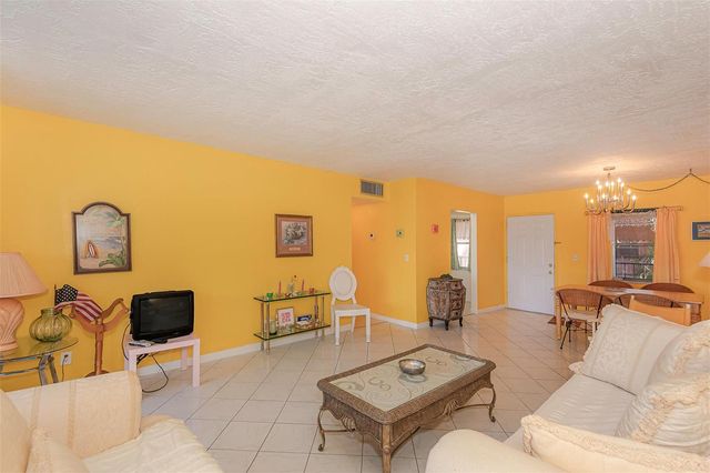 2861 Somerset Drive 317, Lauderdale Lakes, FL 33311