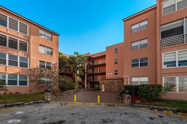 2861 Somerset Drive 317, Lauderdale Lakes, FL 33311