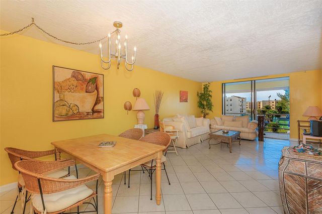 2861 Somerset Drive 317, Lauderdale Lakes, FL 33311