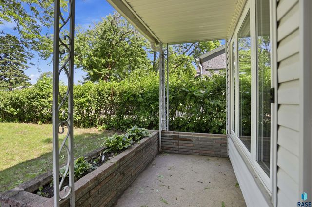 1908 S Lake Ave Avenue, Sioux Falls, SD 57105