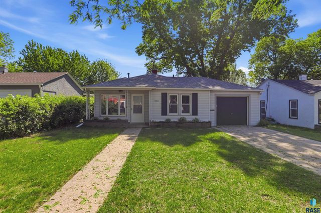 1908 S Lake Ave Avenue, Sioux Falls, SD 57105