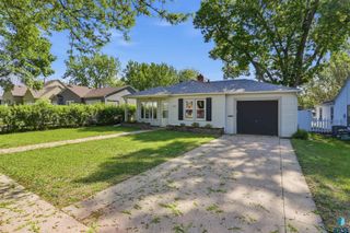 1908 S Lake Ave Avenue, Sioux Falls, SD 57105