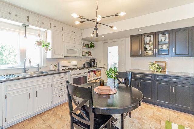 1406 LAWRENCE STREET, New London, WI 54961