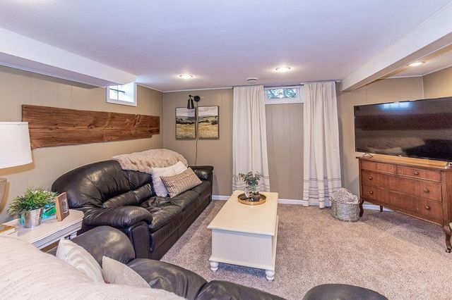 1406 LAWRENCE STREET, New London, WI 54961