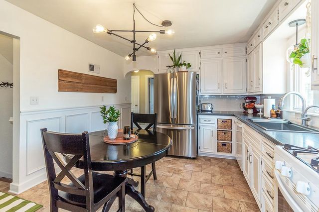 1406 LAWRENCE STREET, New London, WI 54961