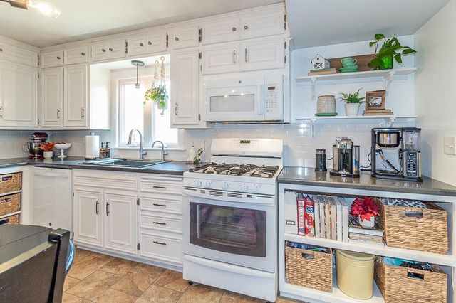 1406 LAWRENCE STREET, New London, WI 54961