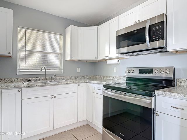 841 Hollywood Street, Daytona Beach, FL 32117