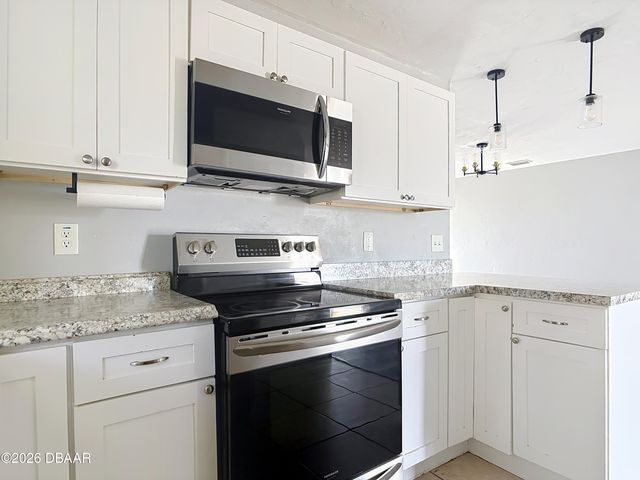 841 Hollywood Street, Daytona Beach, FL 32117