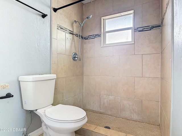 841 Hollywood Street, Daytona Beach, FL 32117