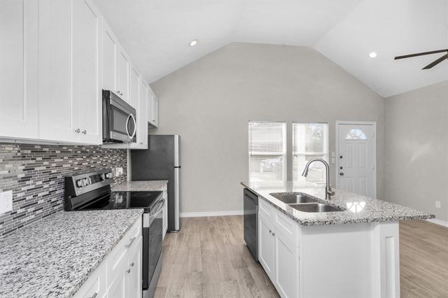 16706 E Hammon, Montgomery, TX 77316