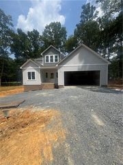 540 N Timberlea Street, Liberty, NC 27298