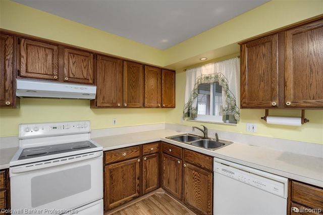 13323 Pomona Drive, Sterling Heights, MI 48312