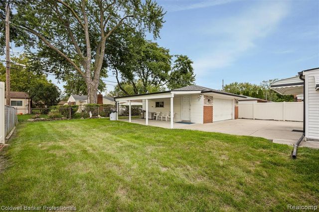 13323 Pomona Drive, Sterling Heights, MI 48312