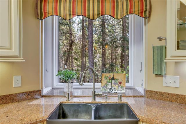 10973 Scotts Flat Dam Rd, Nevada City, CA 95959