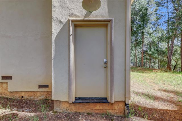 10973 Scotts Flat Dam Rd, Nevada City, CA 95959