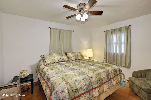 6804 Greenwood Rd, Louisville, KY 40258