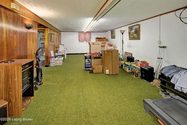 6804 Greenwood Rd, Louisville, KY 40258