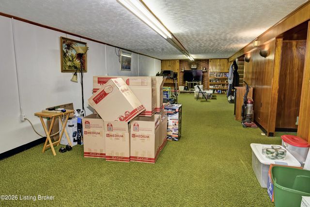 6804 Greenwood Rd, Louisville, KY 40258