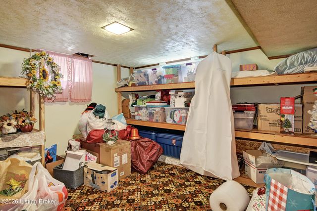 6804 Greenwood Rd, Louisville, KY 40258