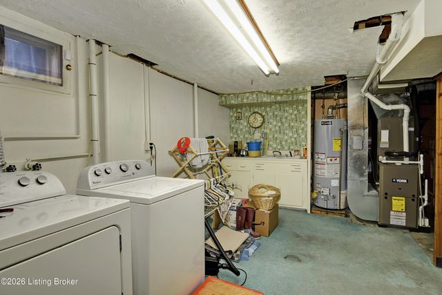 6804 Greenwood Rd, Louisville, KY 40258