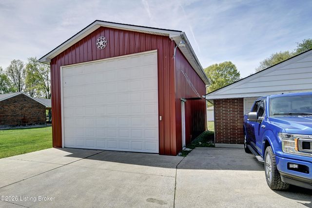 6804 Greenwood Rd, Louisville, KY 40258
