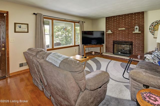 6804 Greenwood Rd, Louisville, KY 40258