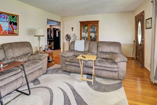 6804 Greenwood Rd, Louisville, KY 40258