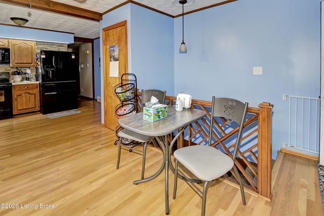 6804 Greenwood Rd, Louisville, KY 40258