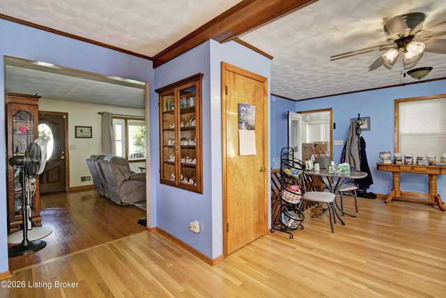 6804 Greenwood Rd, Louisville, KY 40258