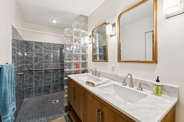 6174 Terrace Drive 13, Johnston, IA 50131