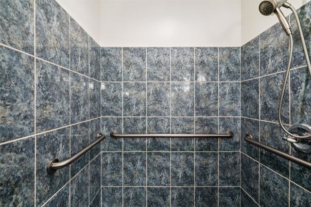 6174 Terrace Drive 13, Johnston, IA 50131