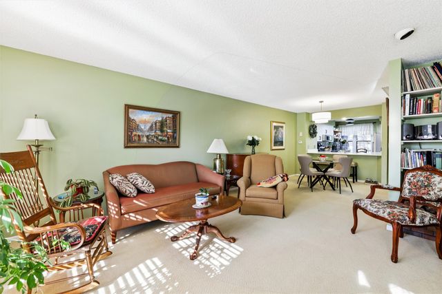 6174 Terrace Drive 13, Johnston, IA 50131