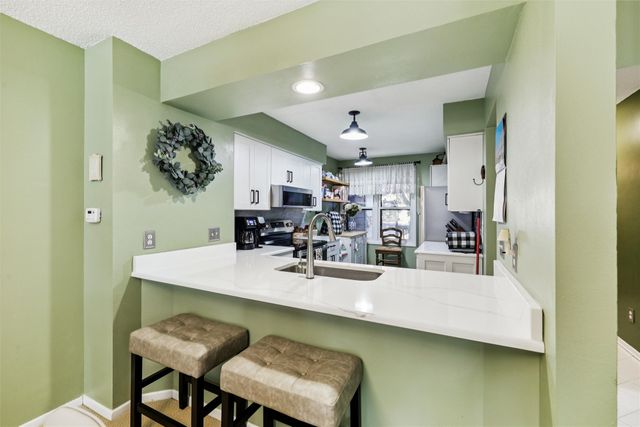 6174 Terrace Drive 13, Johnston, IA 50131