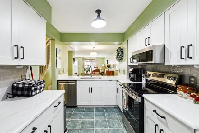 6174 Terrace Drive 13, Johnston, IA 50131