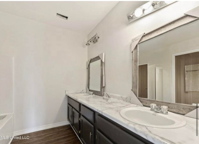 3421 N 10th Street, Ocean Springs, MS 39564