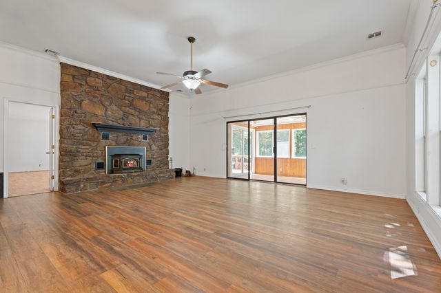 24880 S 612th Road, Grove, OK 74344