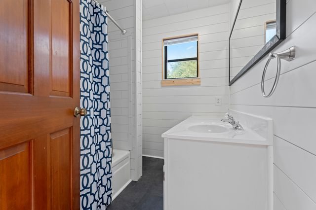 24880 S 612th Road, Grove, OK 74344