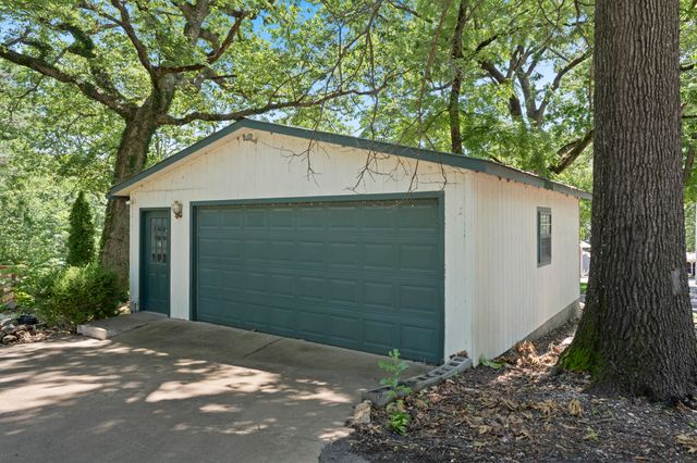 24880 S 612th Road, Grove, OK 74344