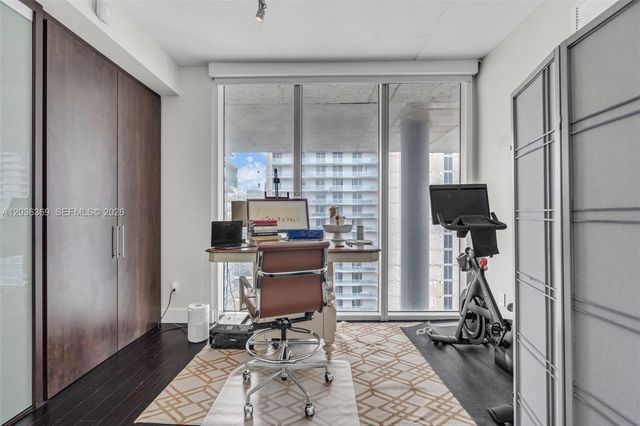690 SW 1st Ct PHII16, Miami, FL 33130