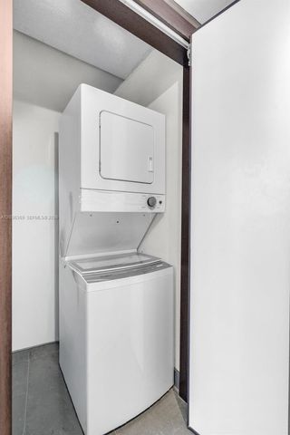 690 SW 1st Ct PHII16, Miami, FL 33130