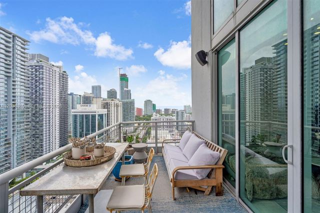 690 SW 1st Ct PHII16, Miami, FL 33130