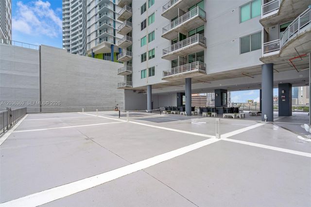 690 SW 1st Ct PHII16, Miami, FL 33130