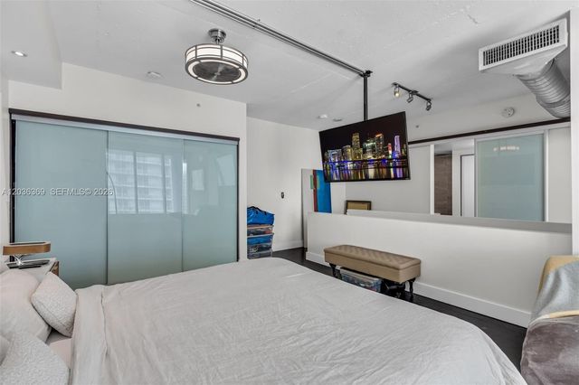 690 SW 1st Ct PHII16, Miami, FL 33130